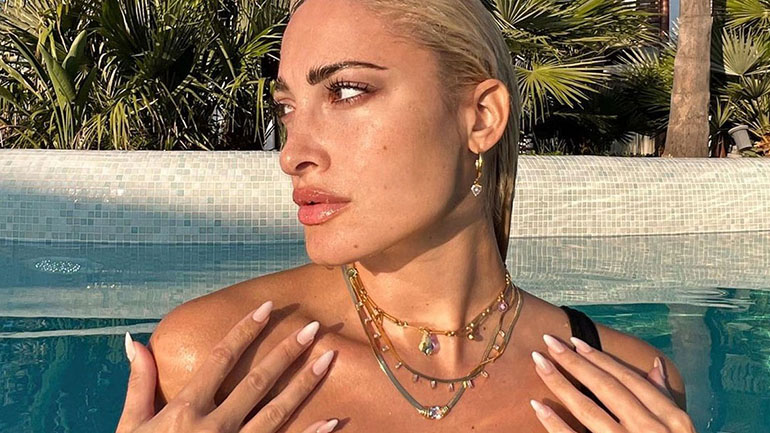 Ιωάννα Τούνη: Το βίντεο που ανέβασε και τρολάρει την επέμβαση στη μύτη της